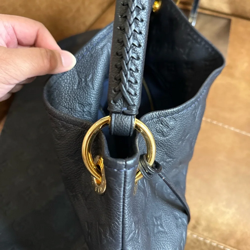 LOUIS VUITTON Artsy MM Empreinte Infini Monogram Shoulder Bag - Picture 10 of 16